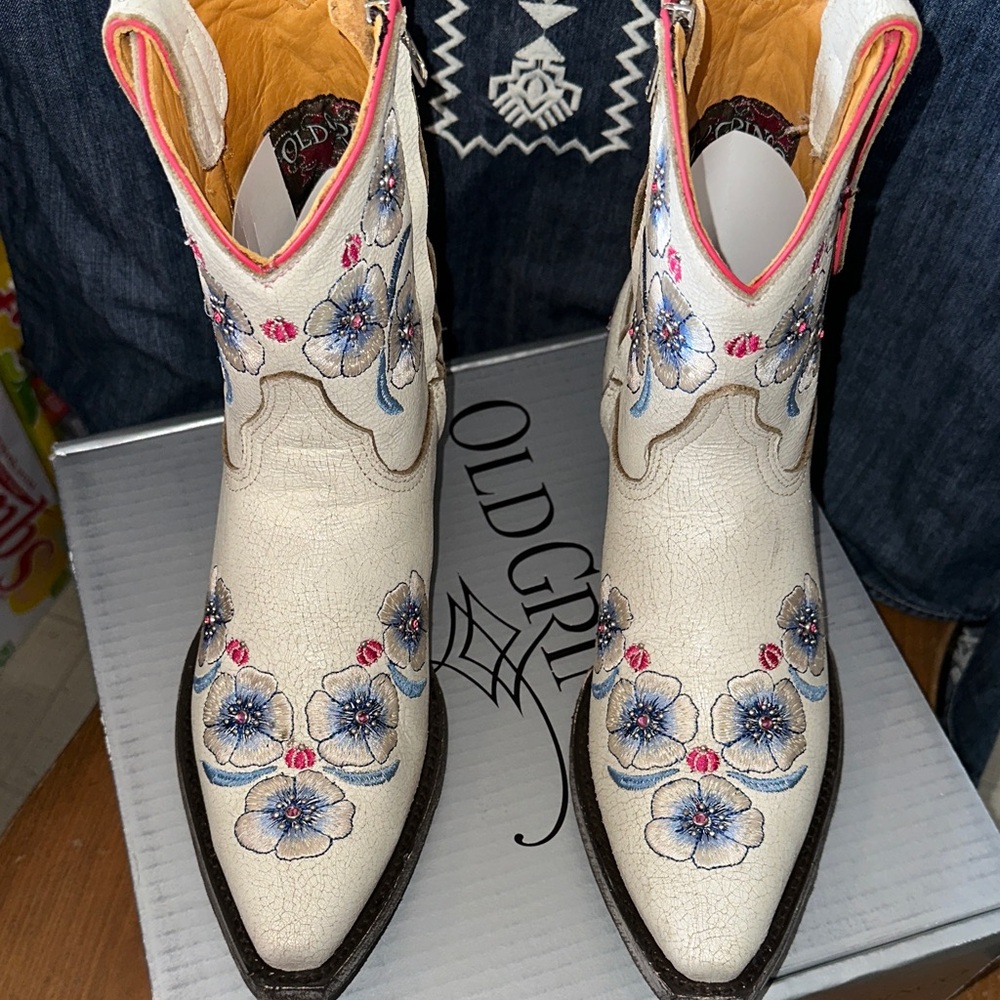 Old Gringo Vermillion Crackle Taupe Floral  Embroidered studded Western Booties
